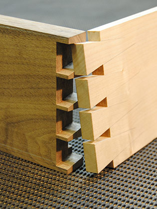 Dovetailing Course: through dovetail closeup